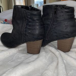 Fergalicious booties, 9